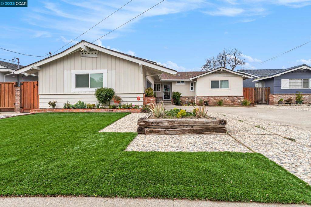 1100 Almond St - Photo 1