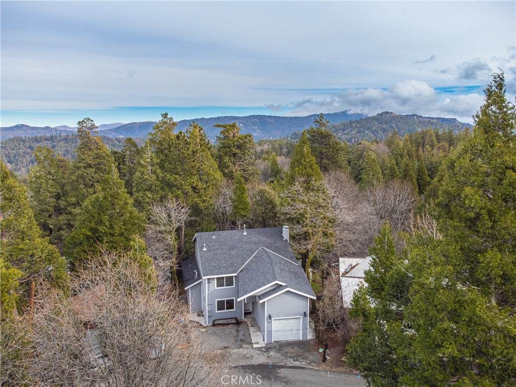 927 Hillcrest Drive - Photo 1