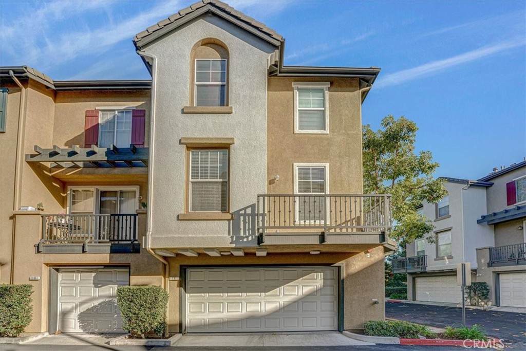 18 Kenilworth Lane - Photo 1
