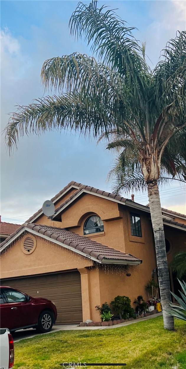 272 Momento Avenue - Photo 1