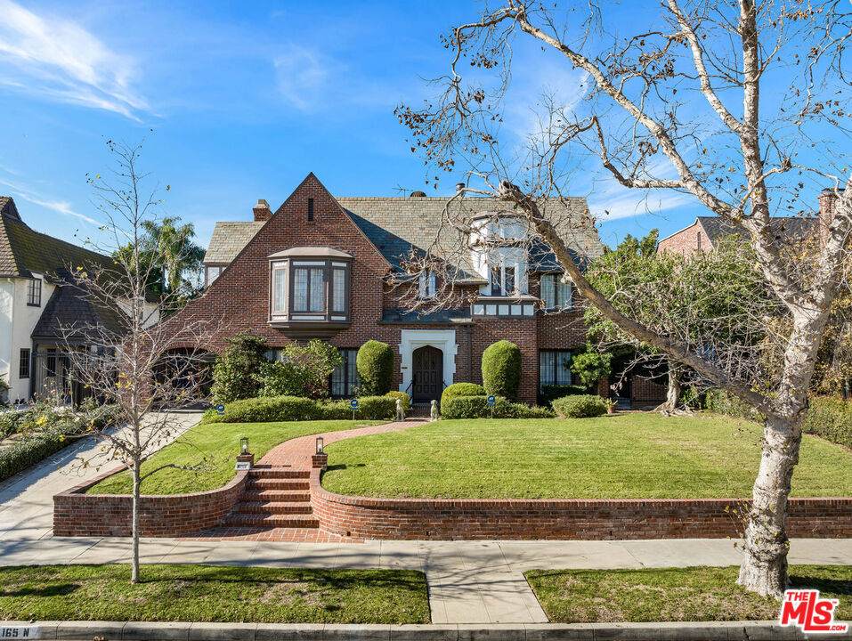 165 Las Palmas Avenue - Photo 1