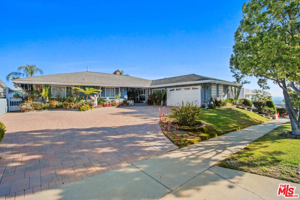 4922 Verdun Avenue - Photo 1