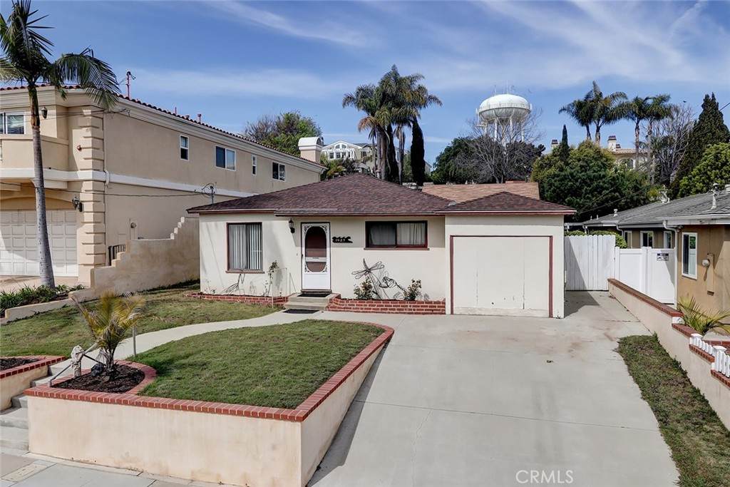 1427 5th Street - Photo 1