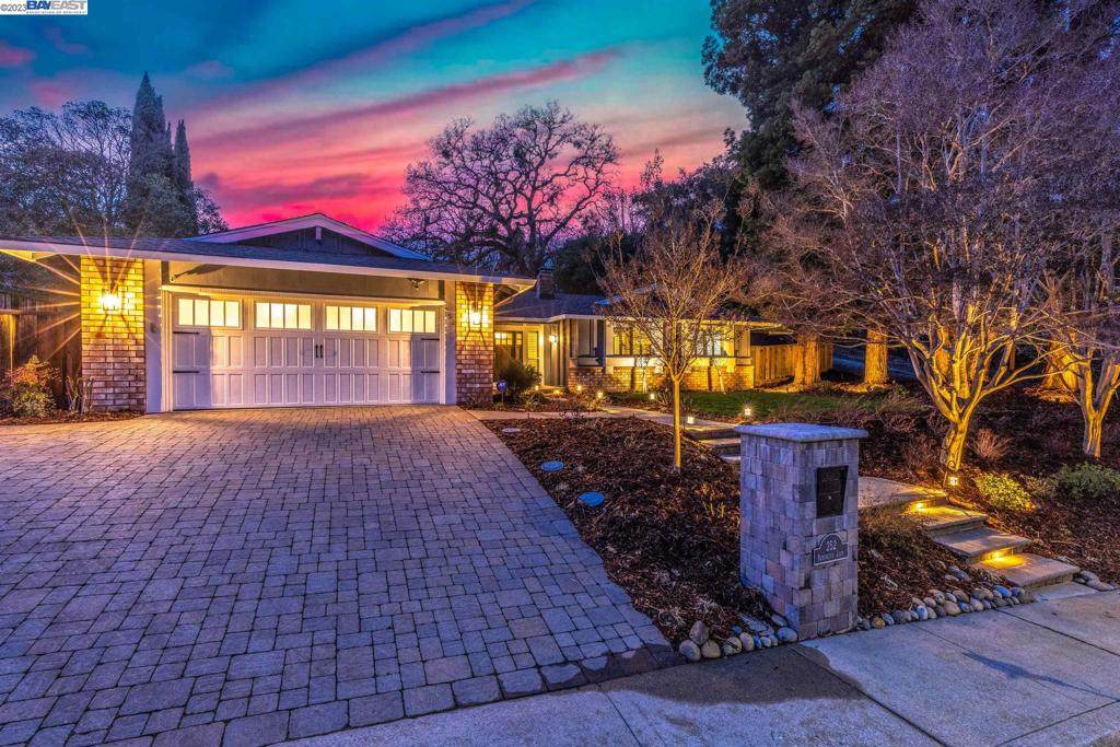 252 Remington Loop - Photo 1