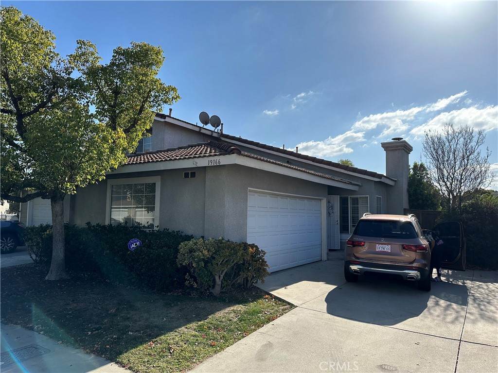 19166 Pemberton Place - Photo 1