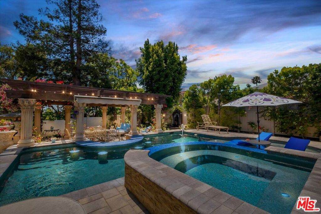 4909 Presidio Drive - Photo 1