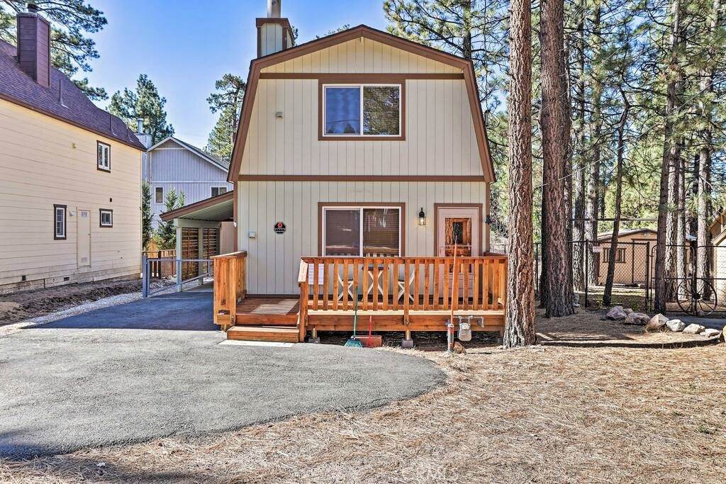 560 Lakewood Lane - Photo 1