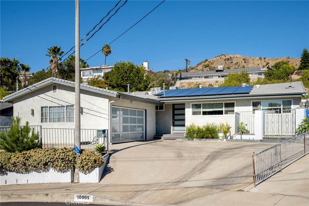 10005 Sully Drive - Photo 1