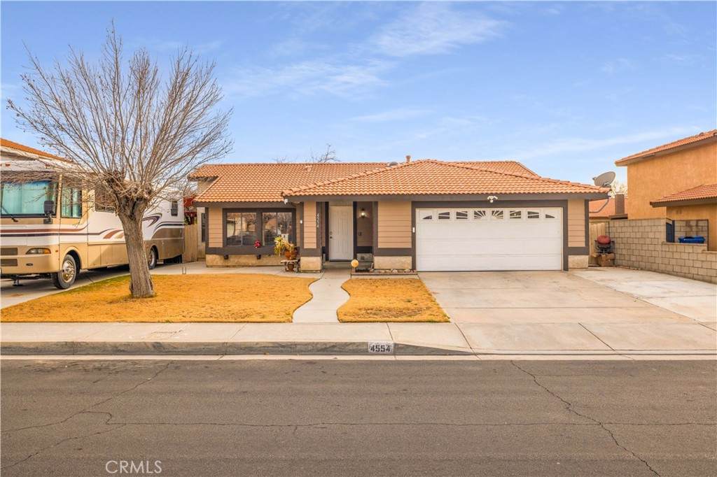 4554 Avenue R6 - Photo 1