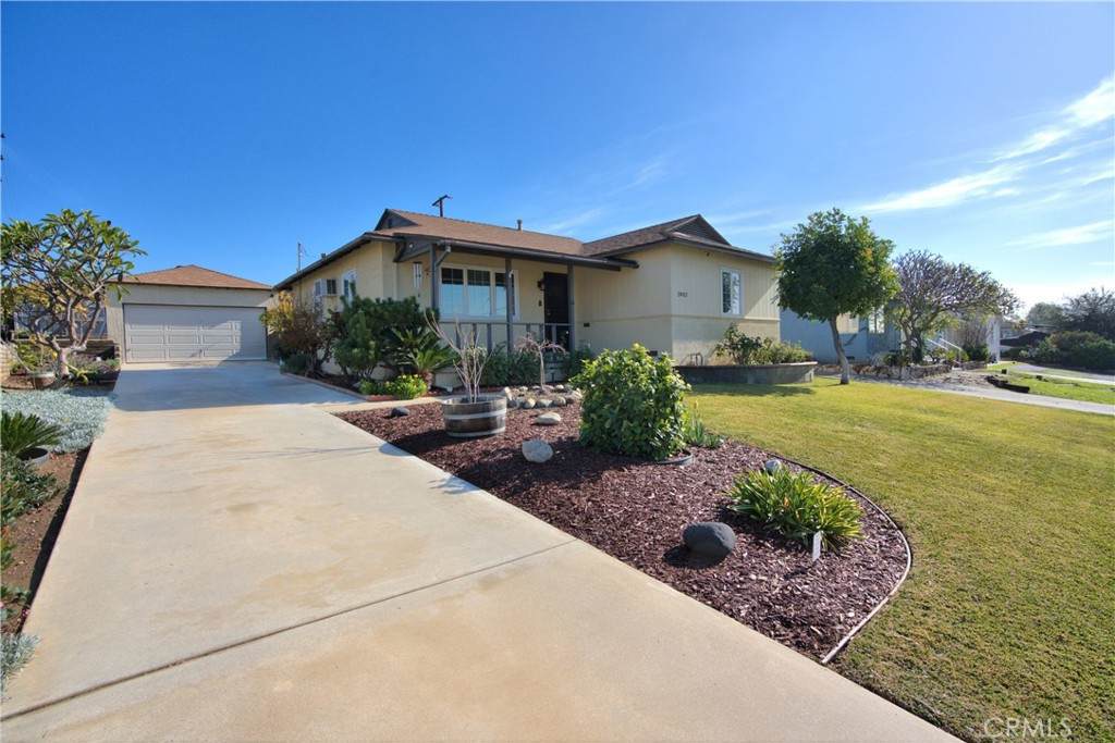 1802 Grandridge Avenue - Photo 1