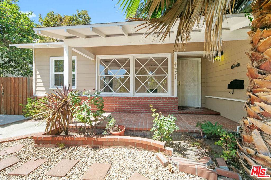 4631 Greenbush Avenue - Photo 1