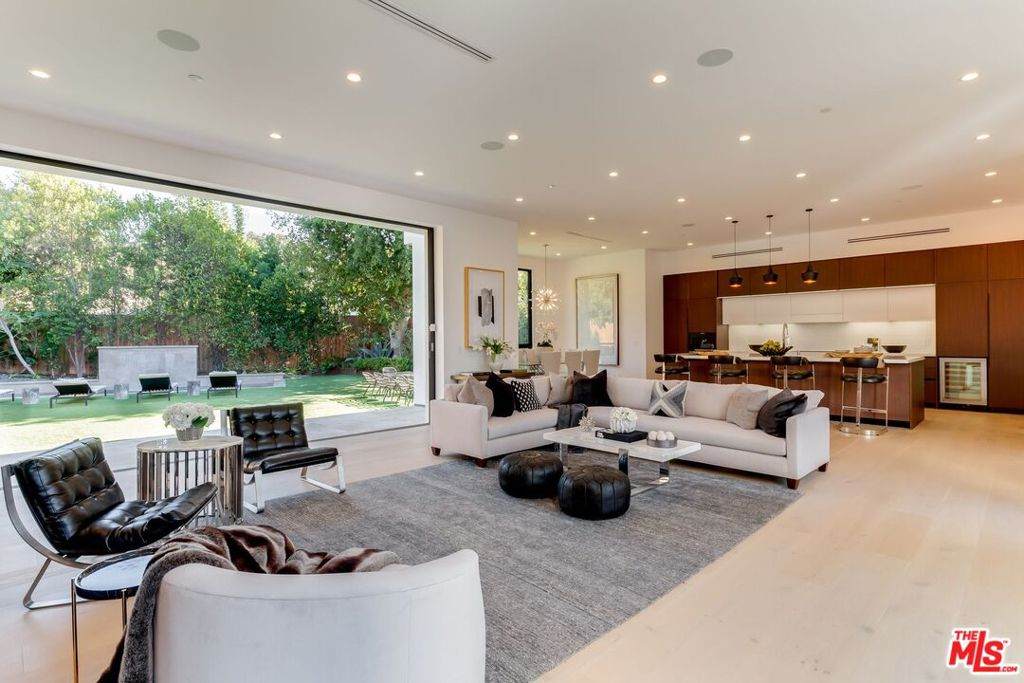 12119 Travis Street - Photo 1