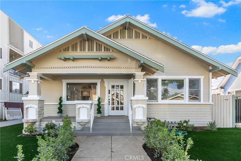 365 Coronado Avenue - Photo 1