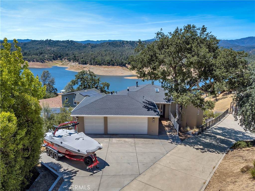 2607 Shoreline Road - Photo 1