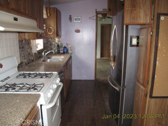 9415 Avenue T12 - Photo 1