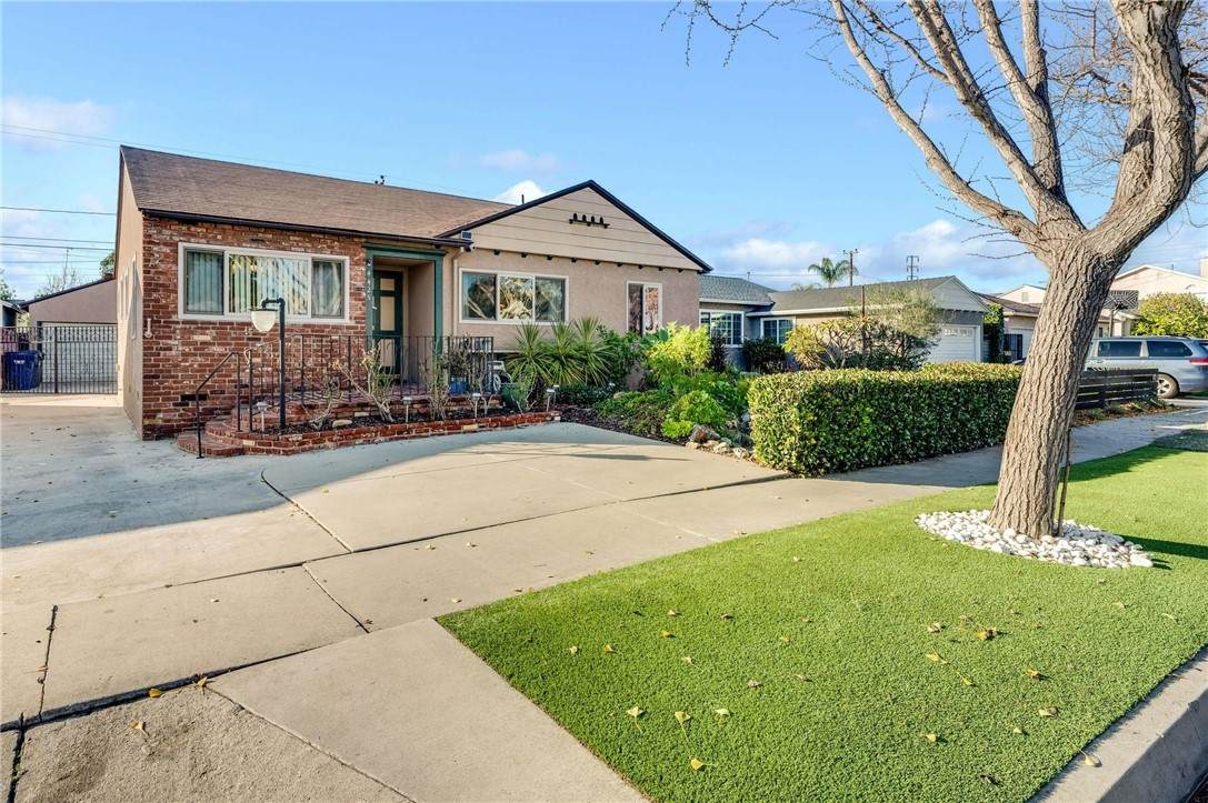 4425 Josie Avenue - Photo 1