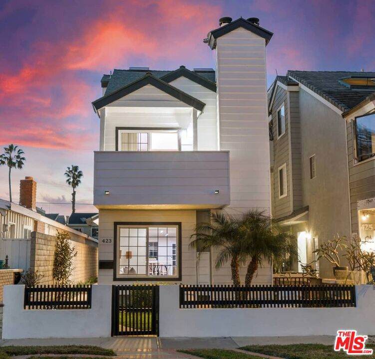 423 18th Street - Photo 1