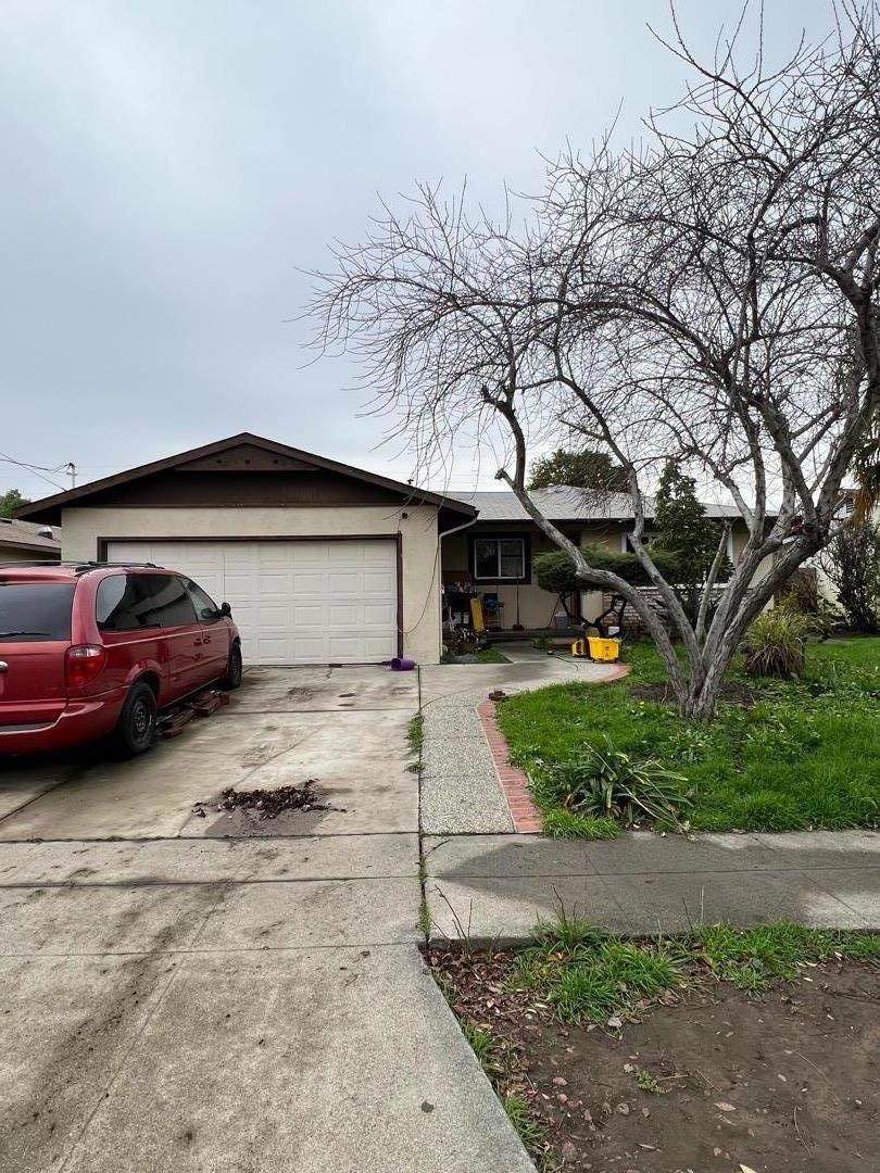 41669 Gifford Street - Photo 1
