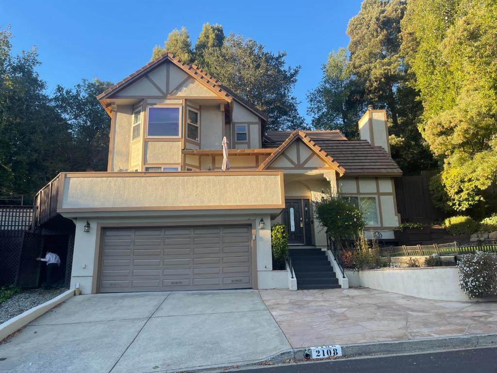 2108 Summit Drive - Photo 1