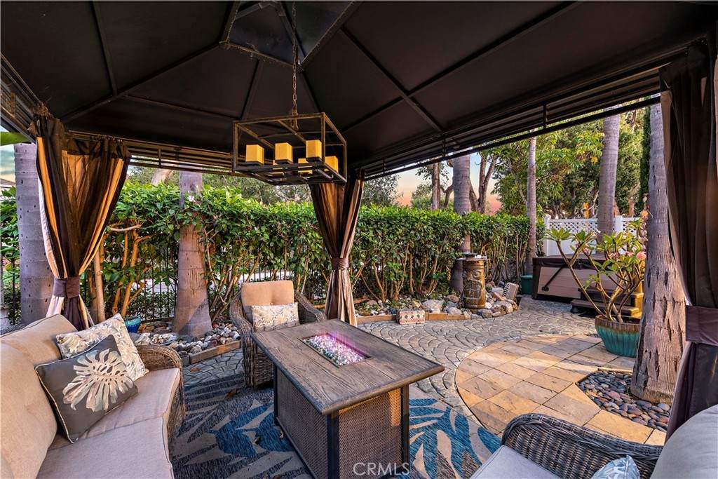 16 Marblehead Place - Photo 1