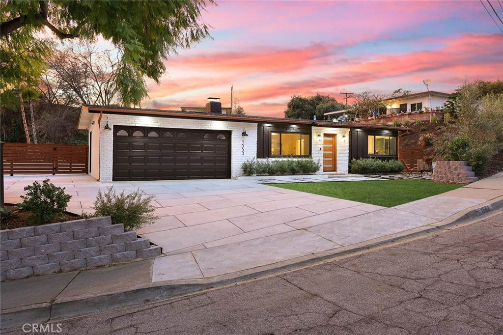 1553 Isabella Avenue - Photo 1