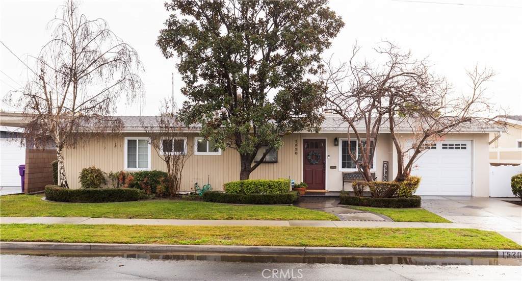 1520 Stevely Avenue - Photo 1