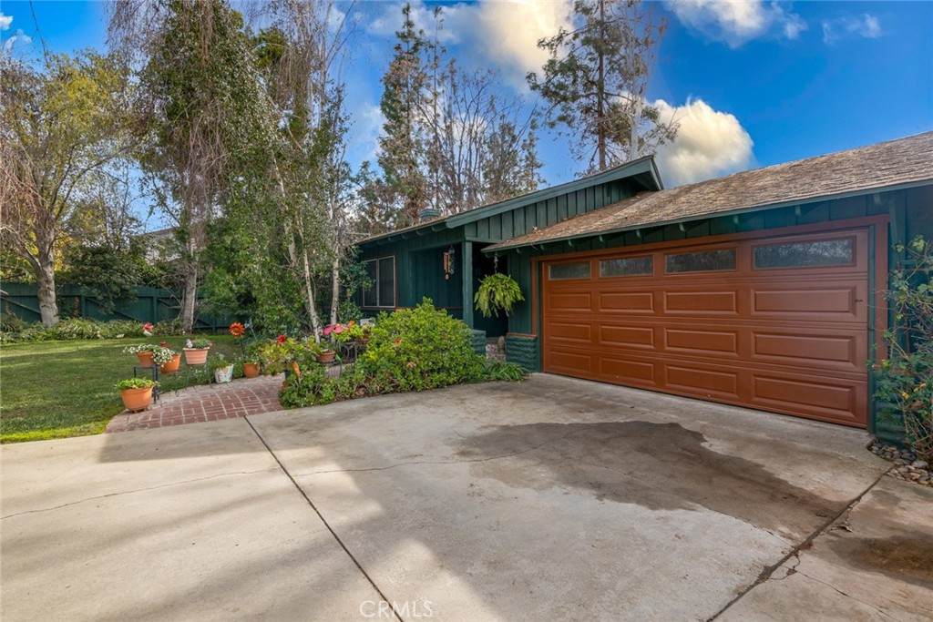 41285 Crest Drive - Photo 1