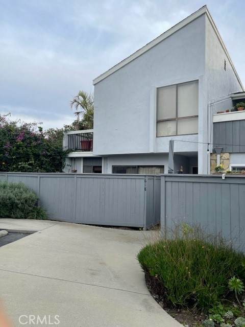 618 Lakeview Lane - Photo 1