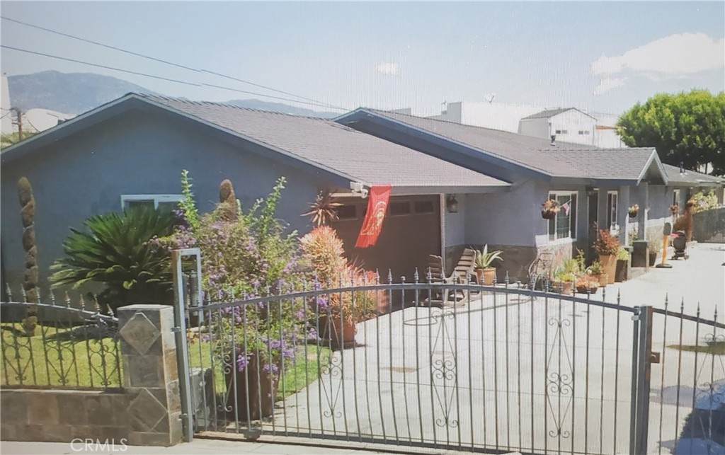 13915 Merced Avenue - Photo 1