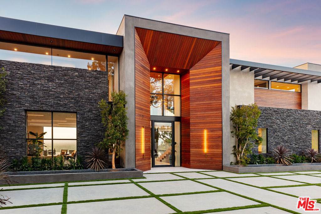 12945 Mulholland Drive - Photo 1