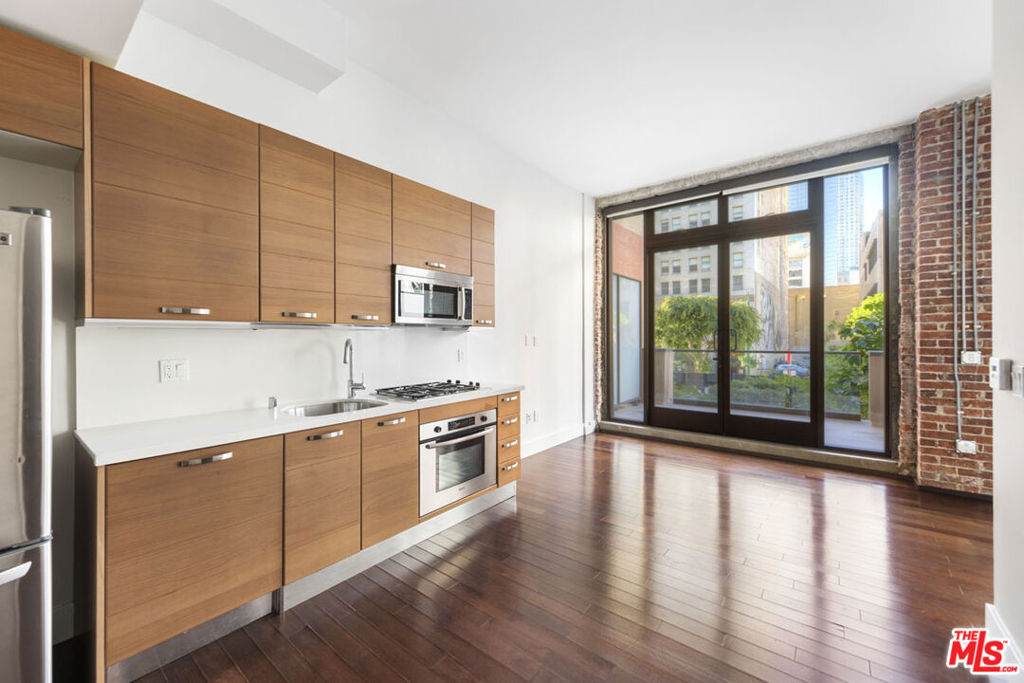 460 Spring Street - Photo 1