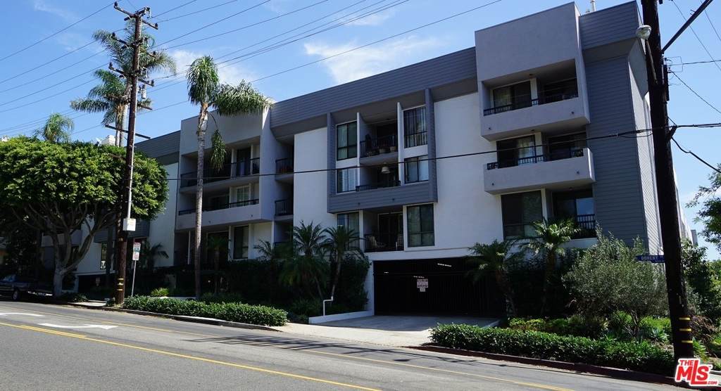 906 Doheny Drive - Photo 1
