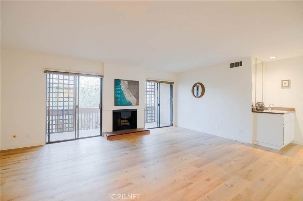 15215 Magnolia Boulevard - Photo 1