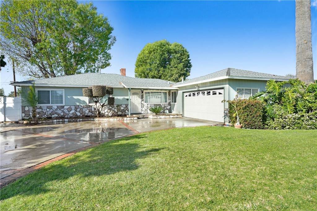 1217 Walnut Avenue - Photo 1