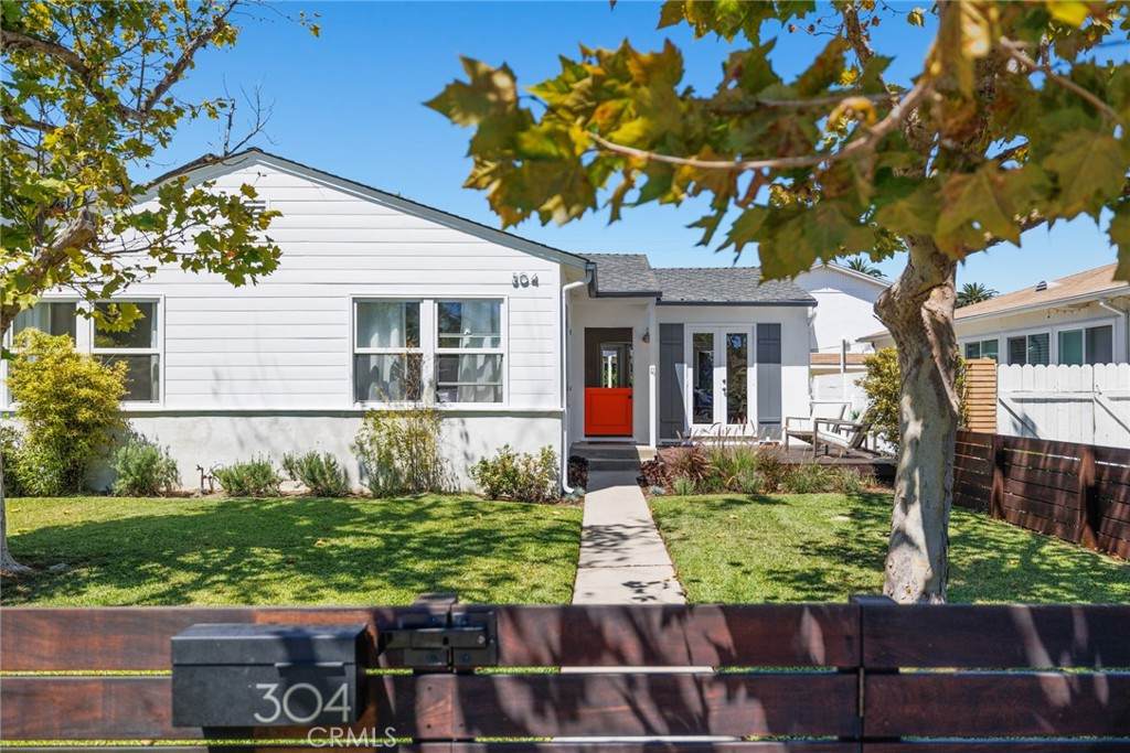 304 Flower Street - Photo 1