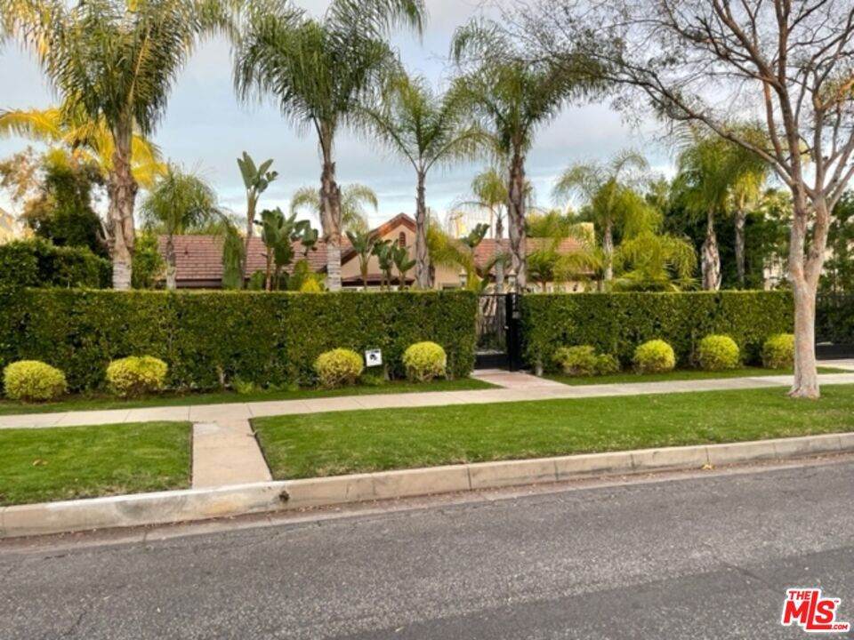 608 Elm Drive - Photo 1
