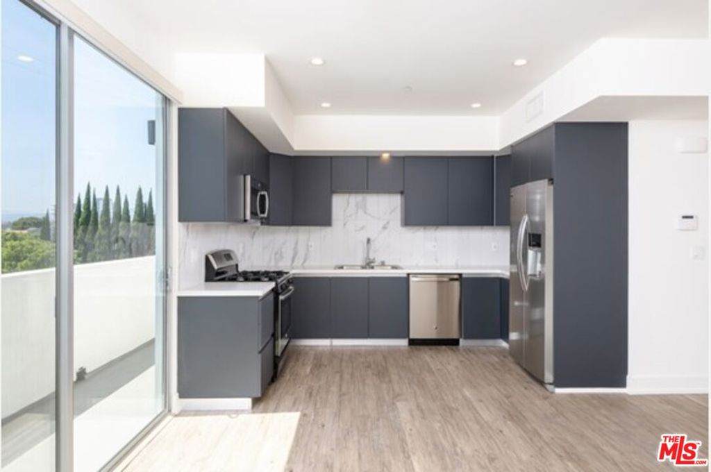 1831 Sawtelle Boulevard - Photo 1