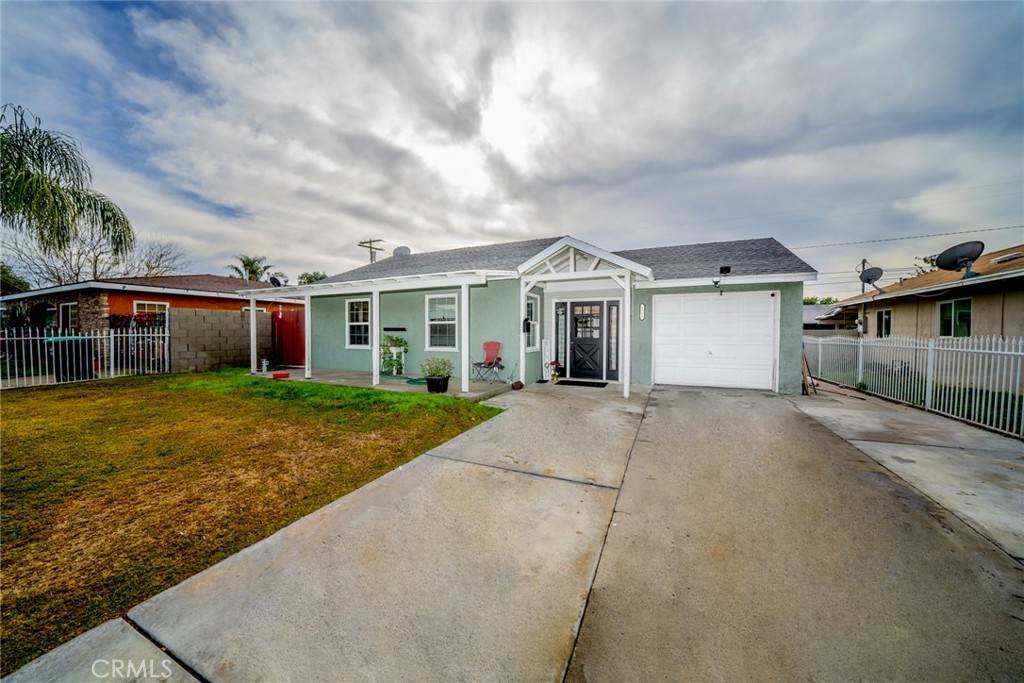 1583 Cleveland Street - Photo 1