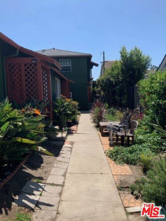 1112 Ocean Park Boulevard - Photo 1
