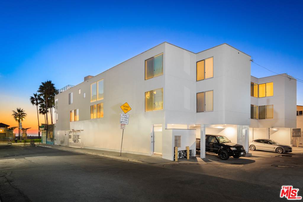 11 Brooks Avenue - Photo 1