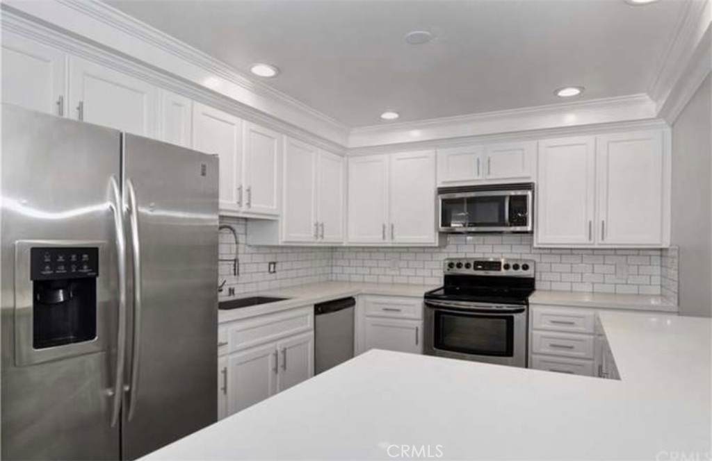 500 Cagney Lane - Photo 1