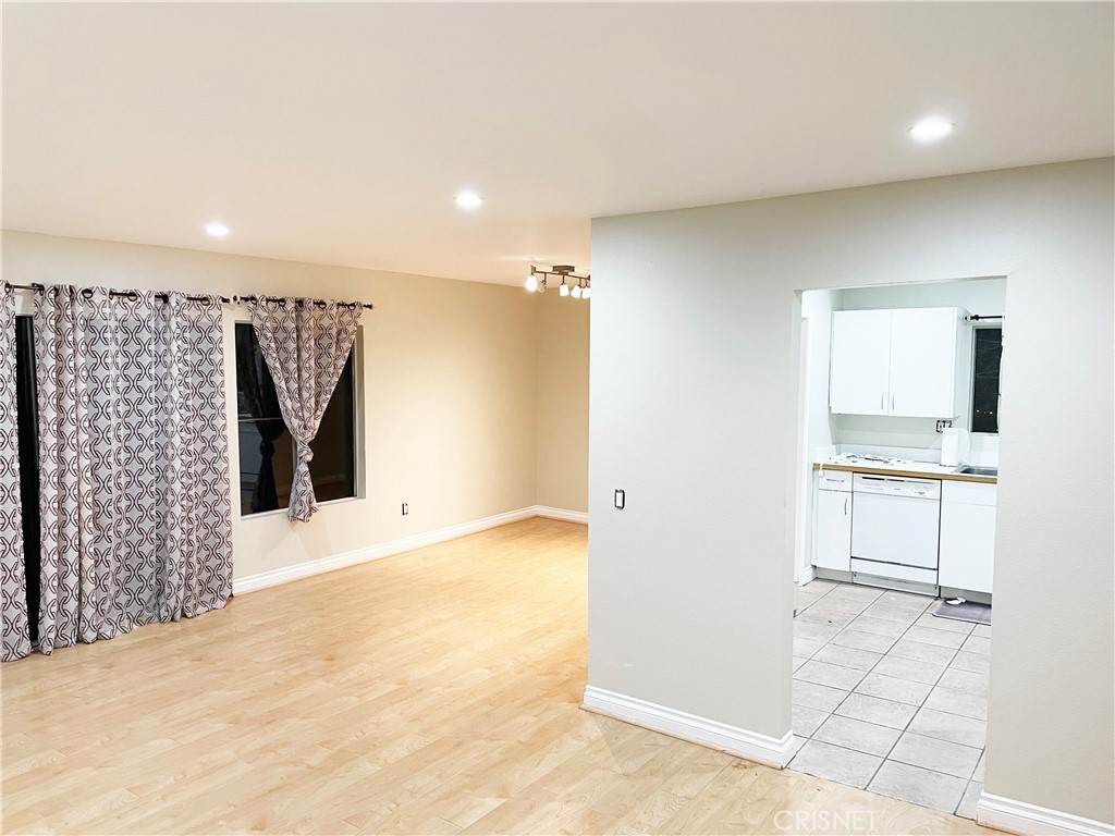 18350 Hatteras Street - Photo 1