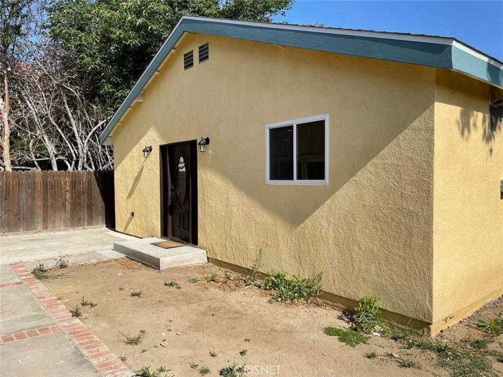 16043 Bassett Street - Photo 1