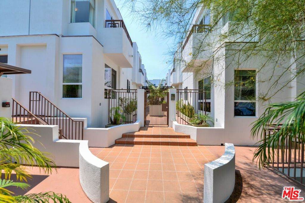 2512 28Th Street - Photo 1