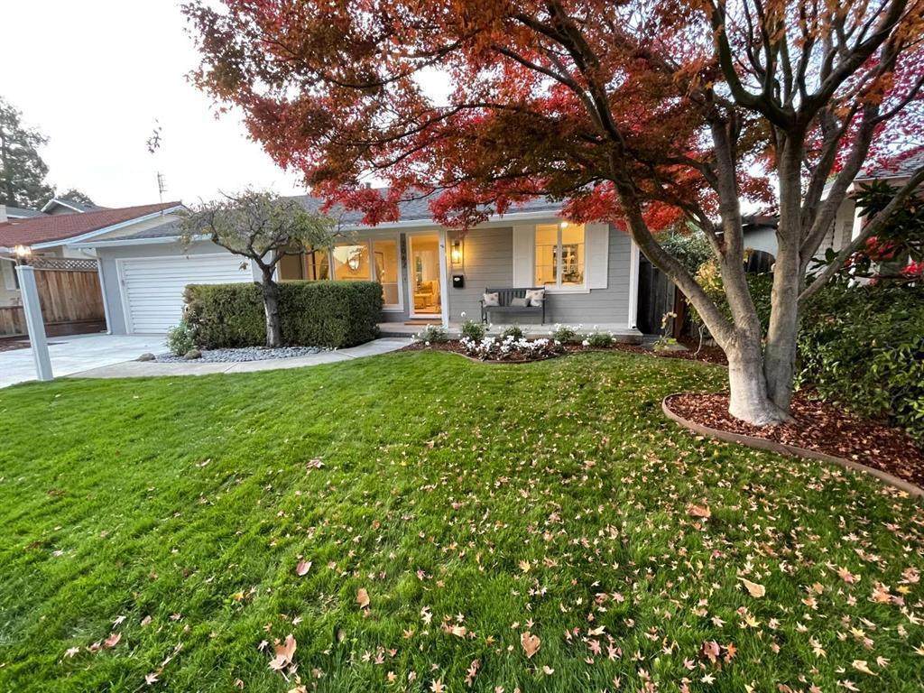 2062 Hampton Avenue - Photo 1