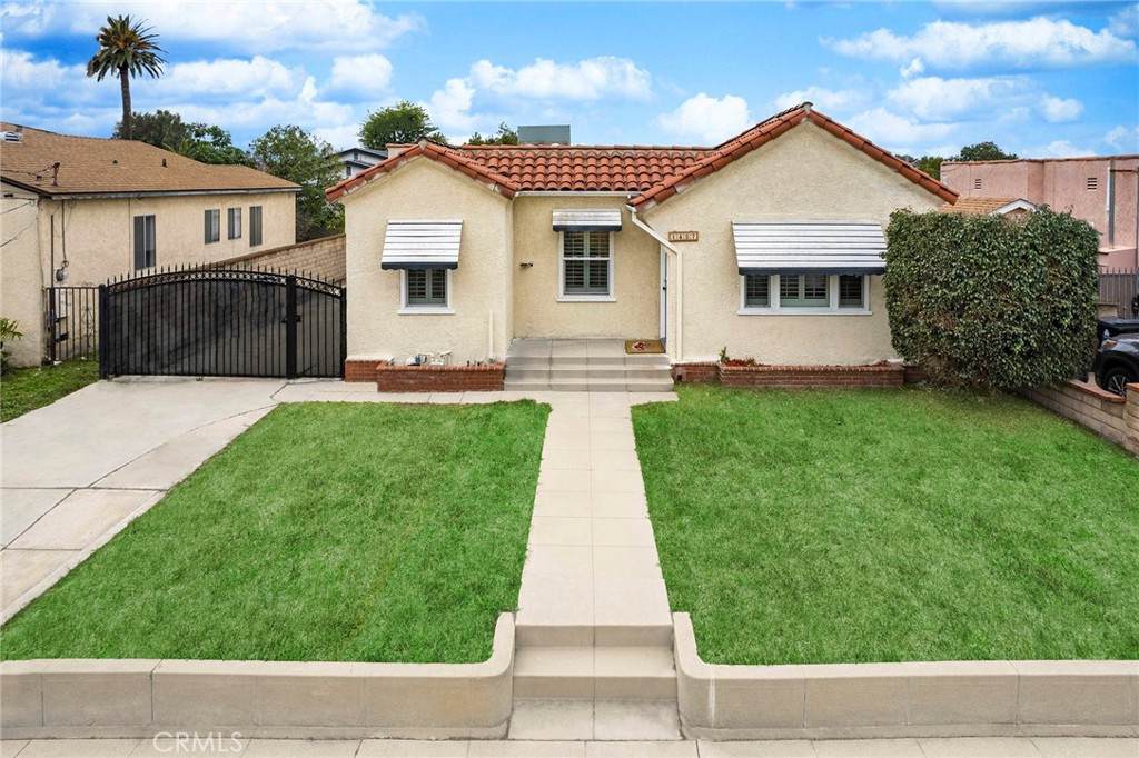 1457 Ravenna Avenue - Photo 1