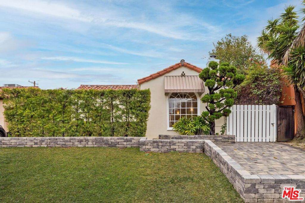 470 Wetherly Drive - Photo 1