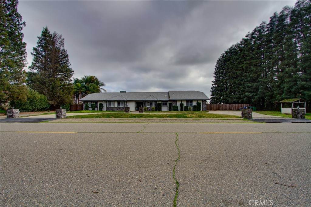 2776 Clydesdale Avenue - Photo 1