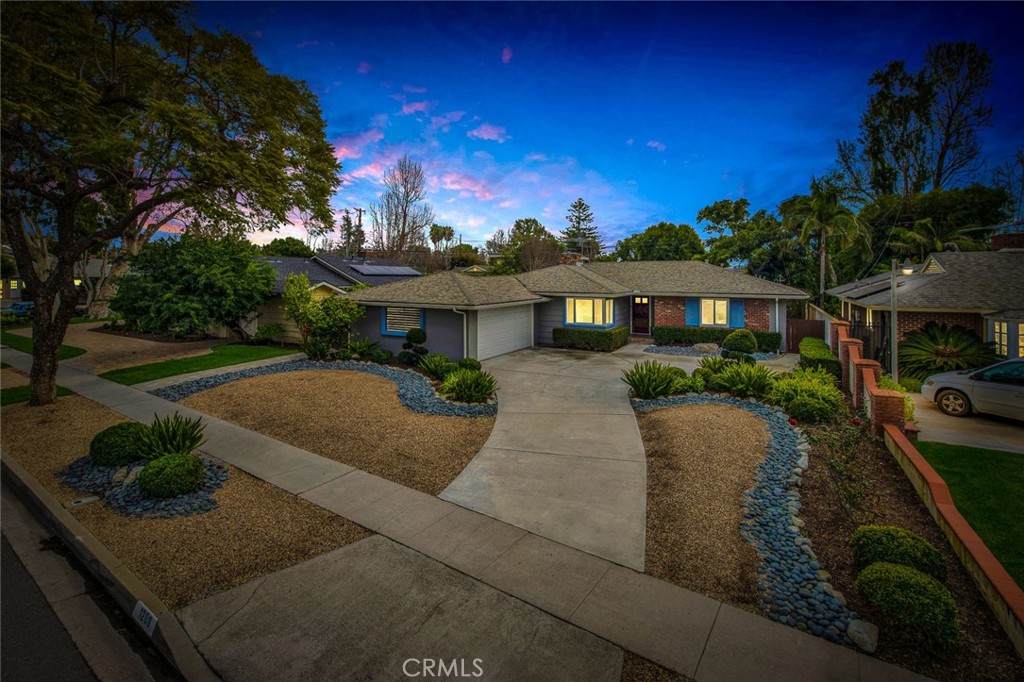 1208 W Park Lane - Photo 1