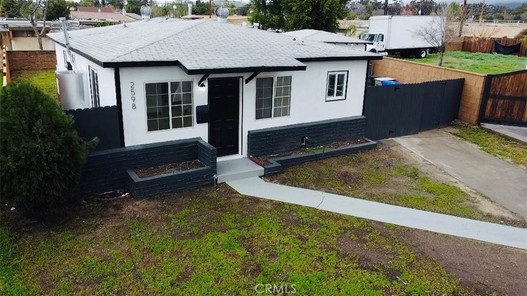 2598 Roxbury Drive - Photo 1